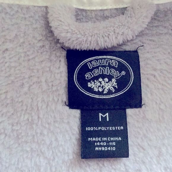 Laura Ashley gray bathrobe size medium. - Picture 4 of 6